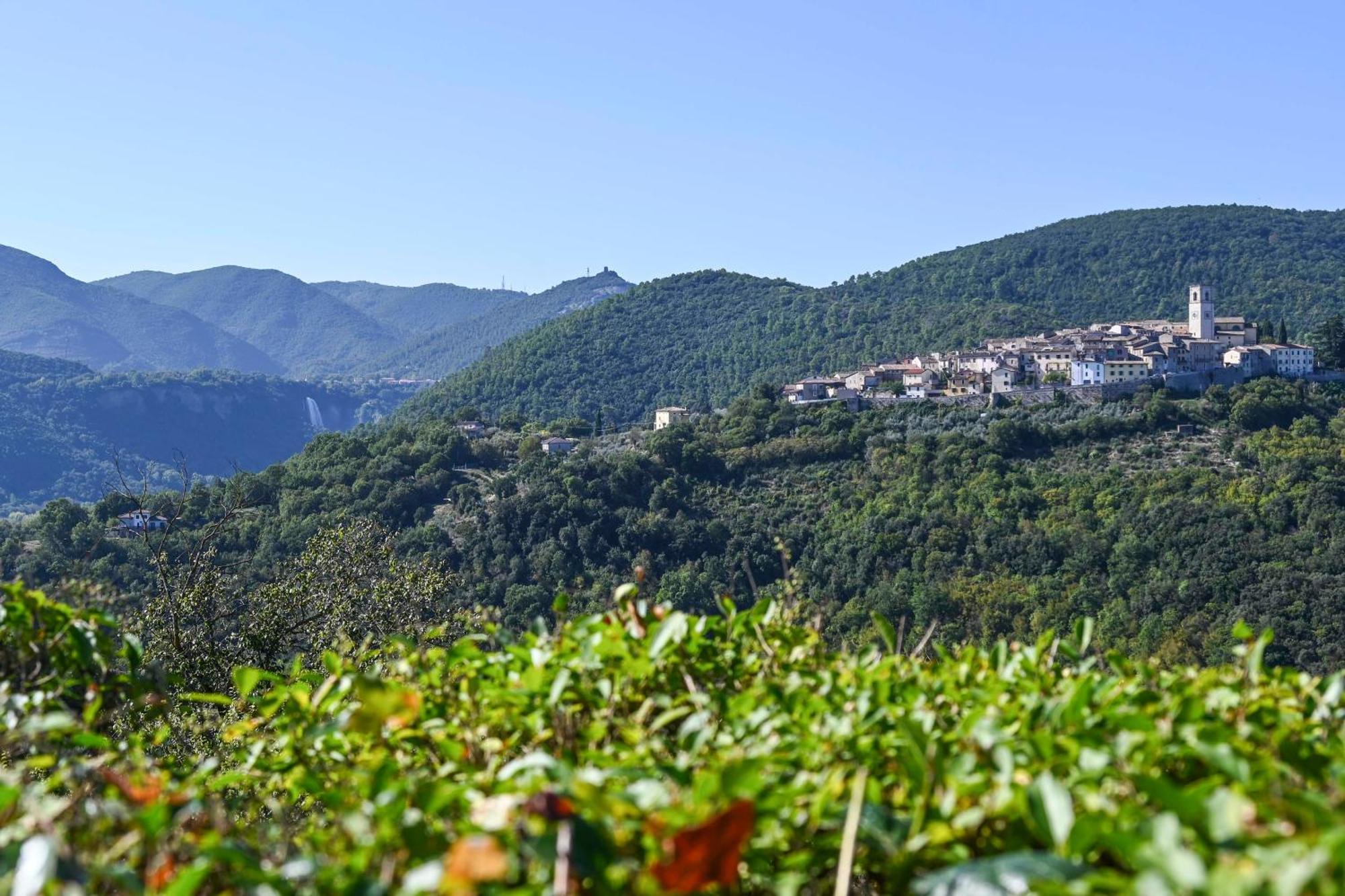Authentic Villa Surrounded By Nature Terni Exterior photo